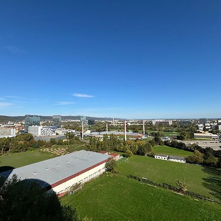 Apartamento Three Towers With Beautiful View And Parking! Bratislava Exterior foto
